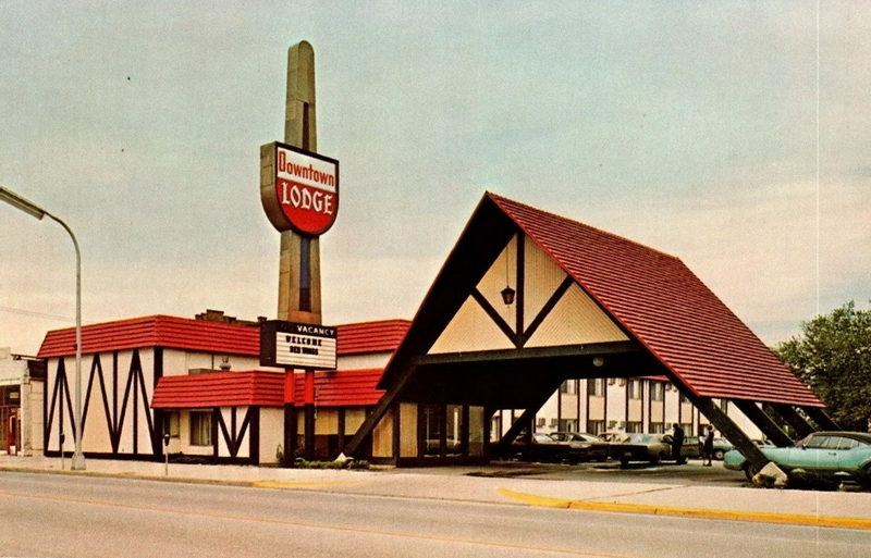 Downtown Lodge (Downtown Motor Lodge) - Vintage Postcard (newer photo)